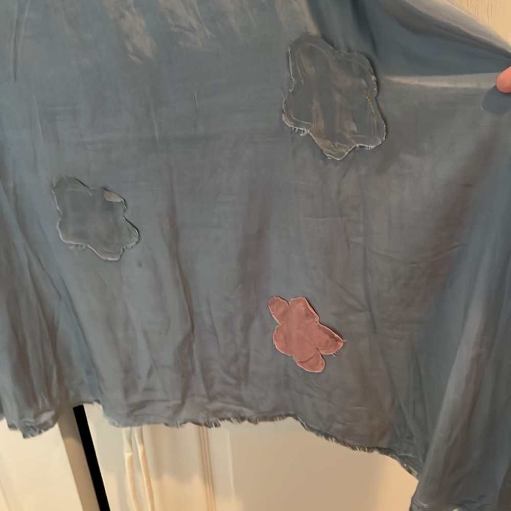 Blue Sleeveless Shift Dress with Flower Appliqués - Picture 6 of 7